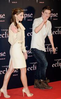 Ashley Greene feet photo thumbnail