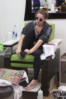 Ashley Greene feet photo thumbnail