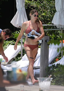 Ashley Greene feet photo thumbnail