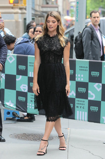 Ashley Greene feet photo thumbnail