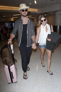 Ashley Greene feet photo thumbnail