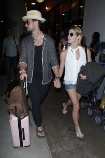 Ashley Greene feet photo thumbnail