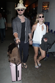 Ashley Greene feet photo thumbnail