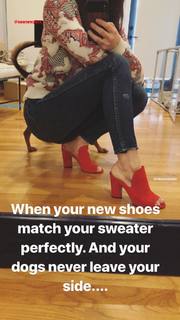 Ashley Greene feet photo thumbnail