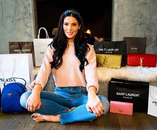 Ashley Greene feet photo thumbnail