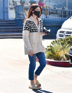 Ashley Greene feet photo thumbnail