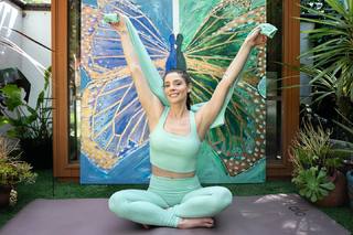 Ashley Greene feet photo thumbnail