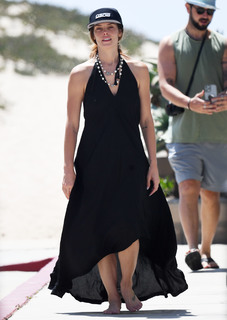 Ashley Greene feet photo thumbnail