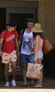 Ashley Greene feet photo thumbnail