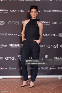 Ashley Greene feet photo thumbnail