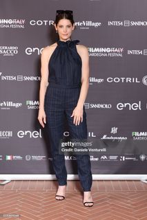 Ashley Greene feet photo thumbnail