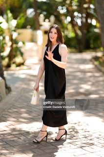 Ashley Greene feet photo thumbnail