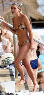 Ashley Hart feet photo 2