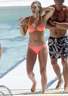Ashley Hart feet photo 6