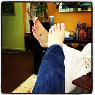 Ashley Hinshaw feet photo 5
