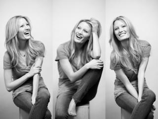 Ashley Hinshaw feet photo 14