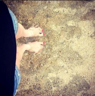 Ashley Hinshaw feet photo 17