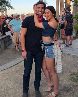 Ashley Iaconetti feet photo 16