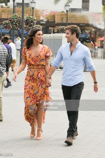 Ashley Iaconetti feet photo 11