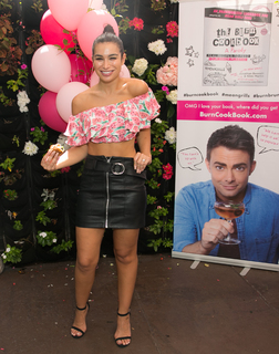 Ashley Iaconetti feet photo 2