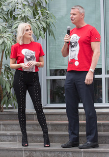 Ashley James feet photo thumbnail