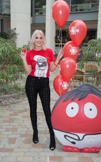 Ashley James feet photo thumbnail