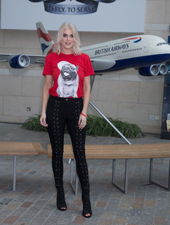 Ashley James feet photo thumbnail
