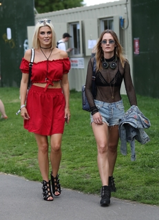 Ashley James feet photo thumbnail