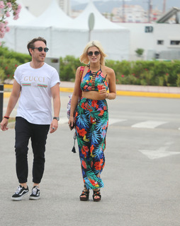Ashley James feet photo thumbnail