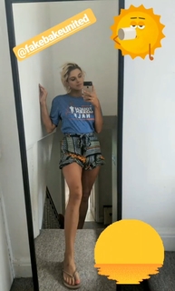 Ashley James feet photo thumbnail