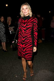 Ashley James feet photo thumbnail