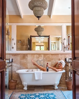 Ashley James feet photo thumbnail