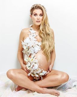 Ashley James feet photo thumbnail