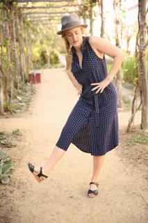 Ashley Johnson feet photo thumbnail