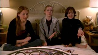 Ashley Johnson feet photo thumbnail