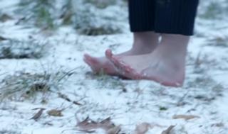 Ashley Johnson feet photo thumbnail