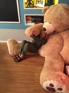 Ashley Johnson feet photo thumbnail