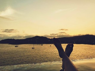 Ashley Johnson feet photo thumbnail