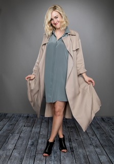 Ashley Johnson feet photo thumbnail