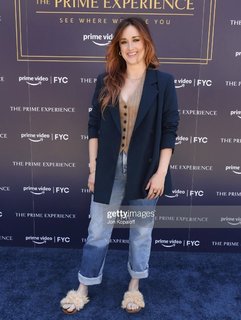 Ashley Johnson feet photo thumbnail