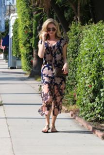 Ashley Jones feet photo thumbnail