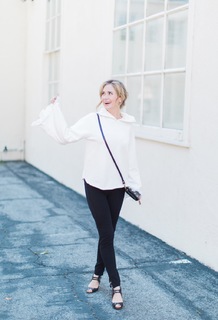 Ashley Jones feet photo thumbnail