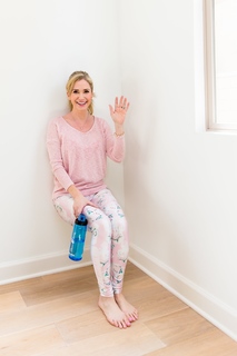 Ashley Jones feet photo thumbnail