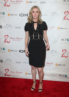 Ashley Jones feet photo thumbnail