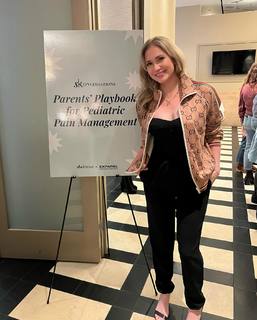 Ashley Jones feet photo thumbnail