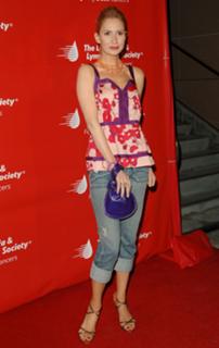 Ashley Jones feet photo thumbnail