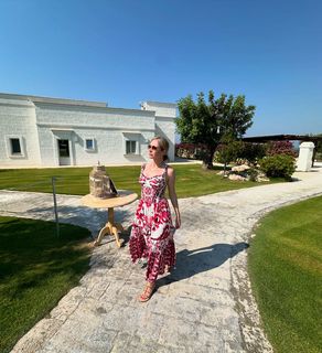 Ashley Jones feet photo thumbnail