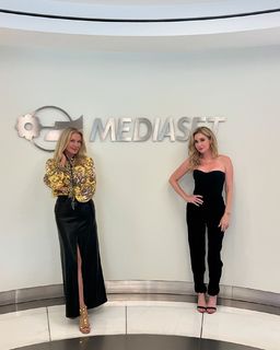 Ashley Jones feet photo thumbnail