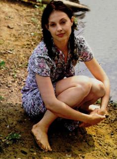 Ashley Judd feet photo thumbnail