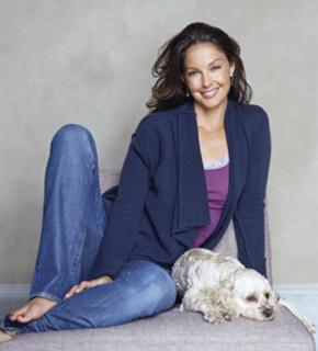Ashley Judd feet photo thumbnail